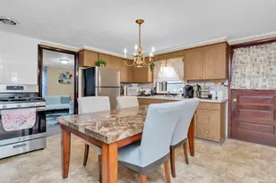 53 Le Clair Ct, Naugatuck, CT 06770 - Photo 2