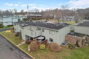 129 Webster Ct, Newington, CT 06111 - Photo 2