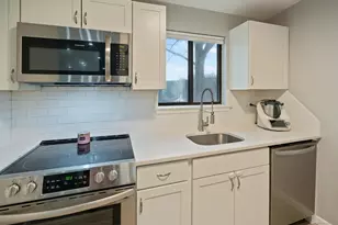 129 Webster Ct, Newington, CT 06111 - Photo 18