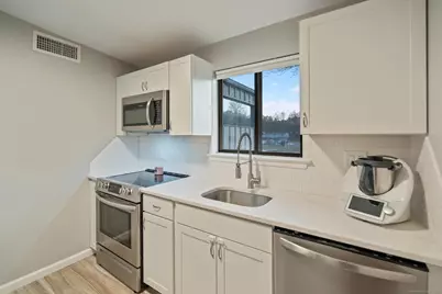 129 Webster Court #129, Newington, CT 06111 - Photo 16