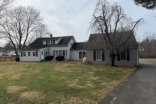 689 Bee St, Meriden, CT 06450 - Photo 2