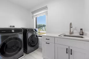 6 Vinnie Dr, Wethersfield, CT 06109 - Photo 30