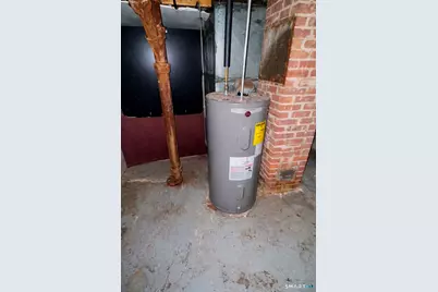 1002 Winchester Avenue, Hamden, CT 06517 - Photo 16