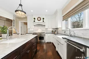 21 Ravenglass Dr, Stamford, CT 06903 - Photo 12