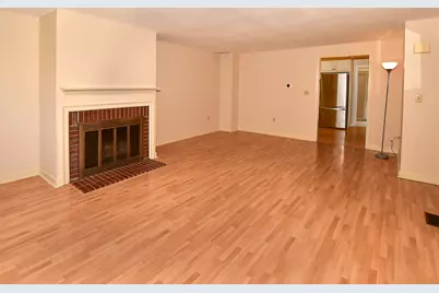 7 Barrington Drive #APT C, Wethersfield, CT 06109 - Photo 6