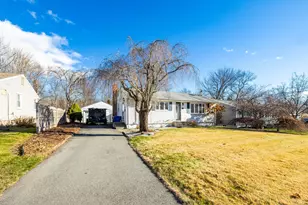 42 Avery Rd, Newington, CT 06111 - Photo 4