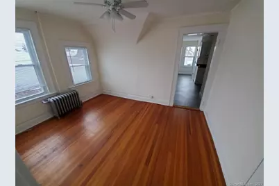 33 Circular Avenue #3rd Floor, Bridgeport, CT 06605 - Photo 8