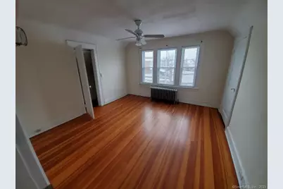 33 Circular Avenue #3rd Floor, Bridgeport, CT 06605 - Photo 6
