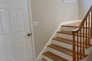 16 Joseph Ct, East Windsor, CT 06016 - Photo 2