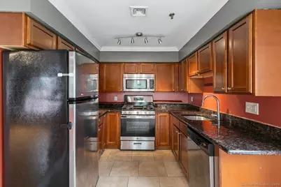 677 Quinnipiac Avenue #9, New Haven, CT 06513 - Photo 12