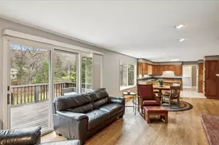 63 Duncaster Rd, Bloomfield, CT 06002 - Photo 18