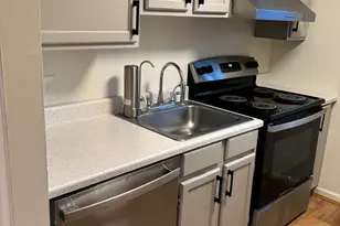 11 King Arthur Dr, East Lyme, CT 06357 - Photo 4