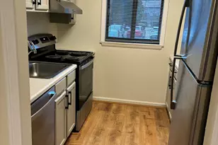 11 King Arthur Dr, East Lyme, CT 06357 - Photo 6