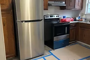 112 Angel Dr, Waterbury, CT 06708 - Photo 2