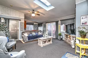 316 Goldenrod Ave, Bridgeport, CT 06606 - Photo 18