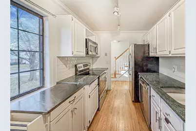 202 Soundview Avenue #5, Stamford, CT 06902 - Photo 2