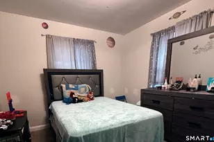 562 Piedmont St, Waterbury, CT 06706 - Photo 2