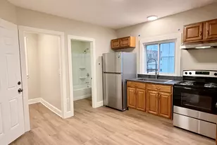 69 South St, Hartford, CT 06114 - Photo 2