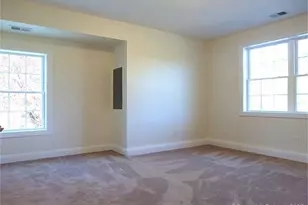 390 Boston Neck Rd, Suffield, CT 06078 - Photo 16