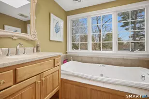 47 Hillsboro Dr, West Hartford, CT 06107 - Photo 40