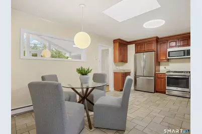 25 Riverbank Drive, Stamford, CT 06903 - Photo 10