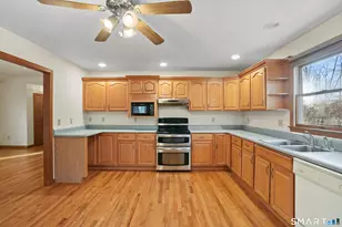 64 Portland Ave, Redding, CT 06896 - Photo 4