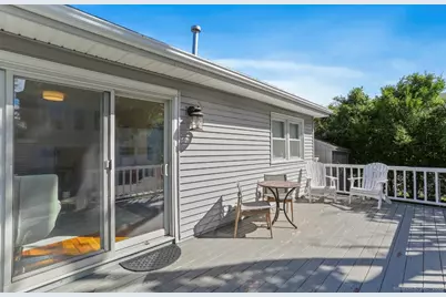 318 Pine Creek Avenue, Fairfield, CT 06824 - Photo 12