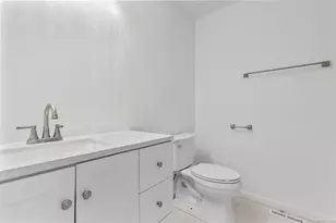 65 Patricia Rd, Bridgeport, CT 06606 - Photo 18