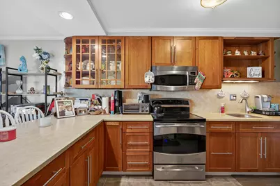 142 West Walk #142, West Haven, CT 06516 - Photo 6