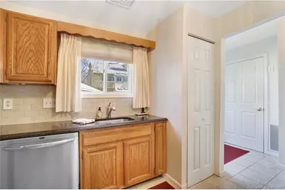 1400 Hartford Turnpike #APT 25, North Haven, CT 06473 - Photo 8