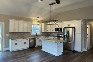 71 Donovan Dr, Thompson, CT 06262 - Photo 8