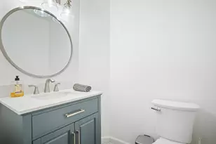 1406 Pinnacle Way, Danbury, CT 06811 - Photo 10