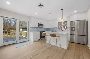 7 Brett Cliff Rd, Milford, CT 06461 - Photo 2