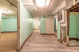 62 Burton St, Hartford, CT 06112 - Photo 32