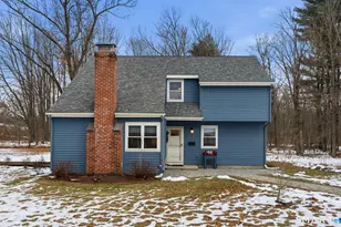 7 Tamarack Ln, Simsbury, CT 06070 - Photo 2