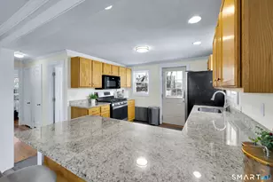 94 Benton St, Manchester, CT 06040 - Photo 12