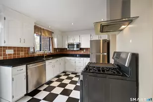 72 Churchill Dr, Newington, CT 06111 - Photo 24