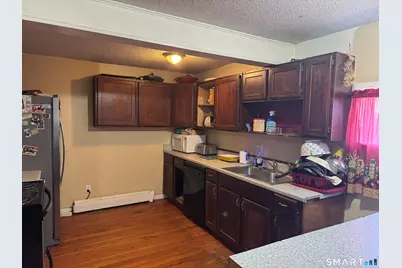 19 Clover Court, New London, CT 06320 - Photo 2