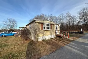 4 Sunshine Ter, Thompson, CT 06255 - Photo 2