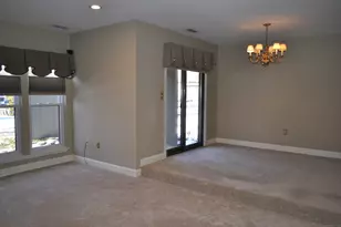 8 Willow Ln, Avon, CT 06001 - Photo 4