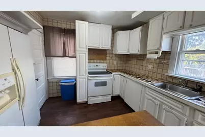 191 Deforest Avenue, Bridgeport, CT 06607 - Photo 10