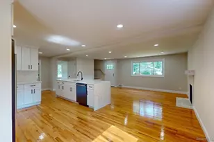 32 Miles Standish Dr, West Hartford, CT 06107 - Photo 12