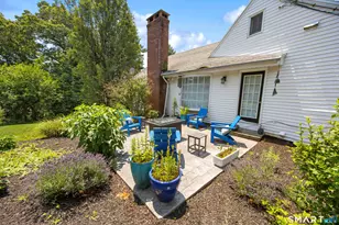 51 Round Hill Rd, Berlin, CT 06037 - Photo 2