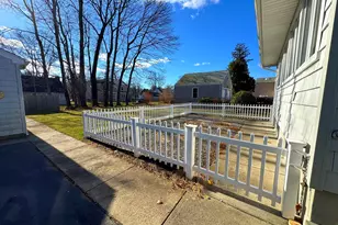 121 Richfield Rd, Bridgeport, CT 06606 - Photo 4