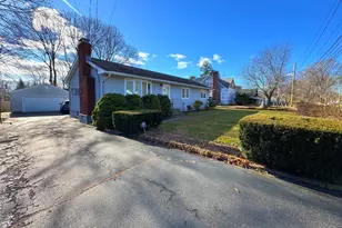 121 Richfield Rd, Bridgeport, CT 06606 - Photo 2