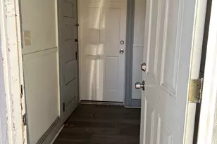 464 Wilmot Ave, Bridgeport, CT 06607 - Photo 6