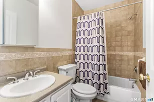 17 Dolsen Pl, Stamford, CT 06901 - Photo 8