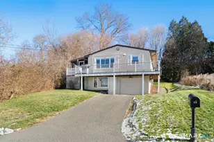 24 Lloyd Ave, New Fairfield, CT 06812 - Photo 2