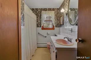 34 Dean Dr, East Hartford, CT 06118 - Photo 16