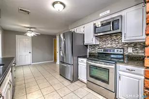 25 Shelter Rock Rd, Trumbull, CT 06611 - Photo 8